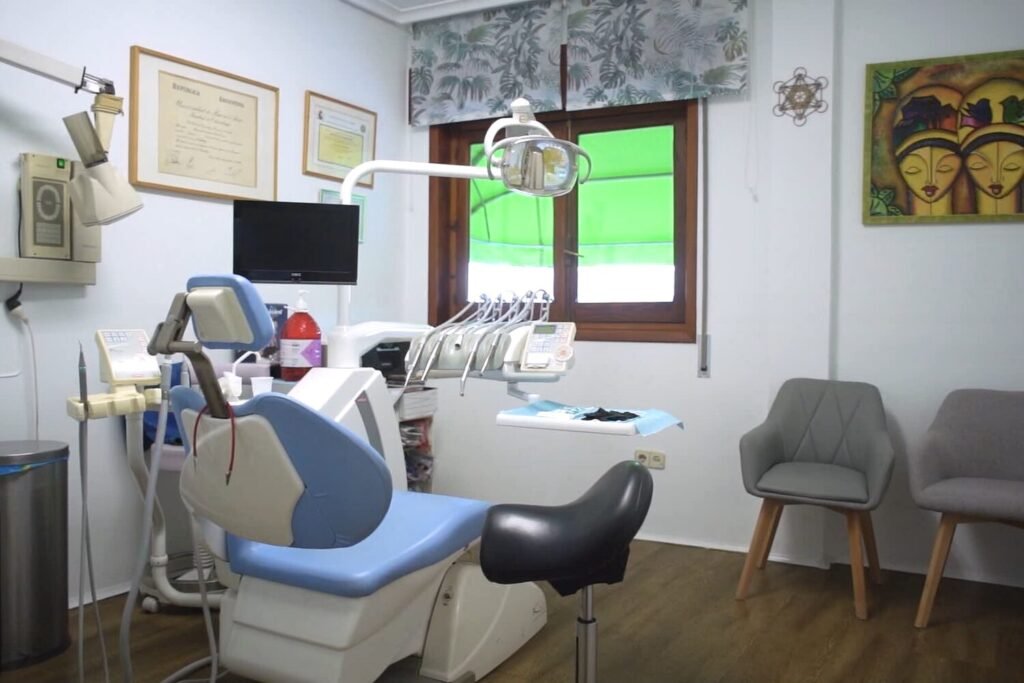 Gabinete dental equipado del Centro Dental Dra. Bada Pardo en Pozuelo de Alarcón